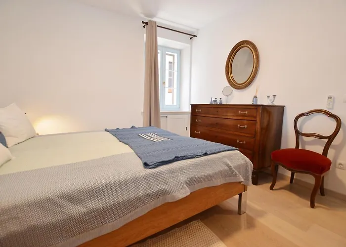 Leone Sea View Apartment